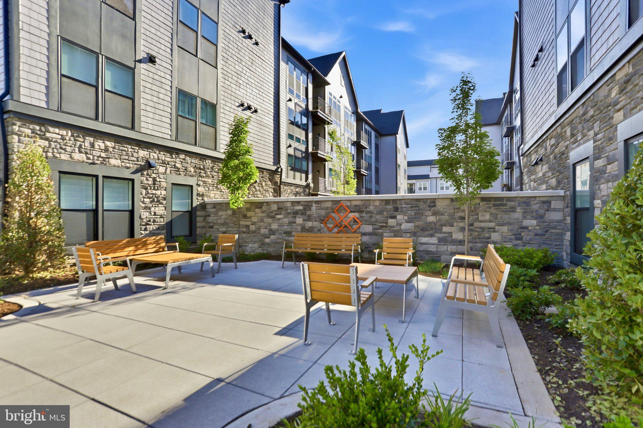23651 HAVELOCK WALK TERRACE 304