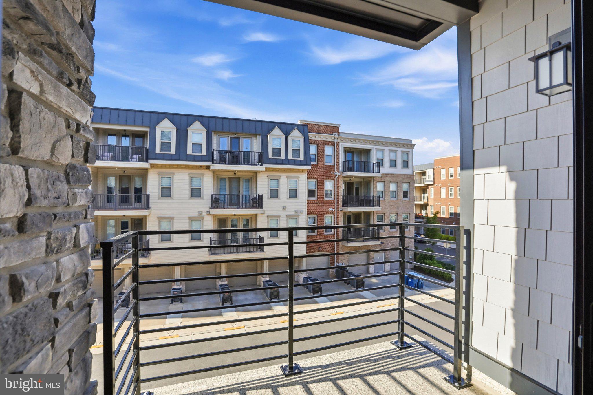 23651 HAVELOCK WALK TERRACE 304