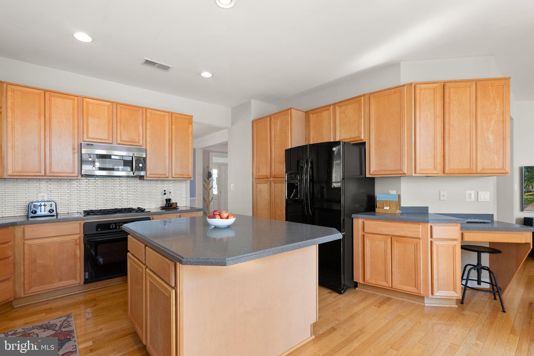 612 GREYSANDS LANE
