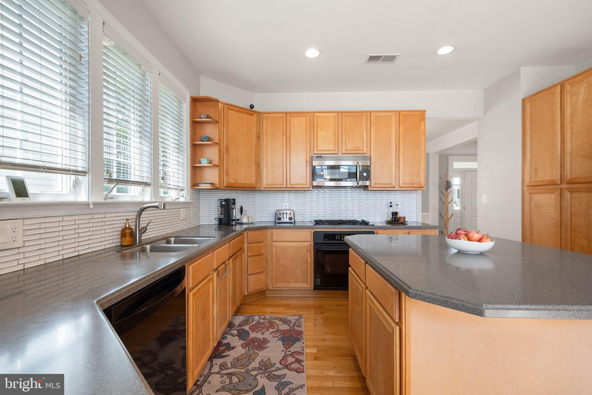 612 GREYSANDS LANE