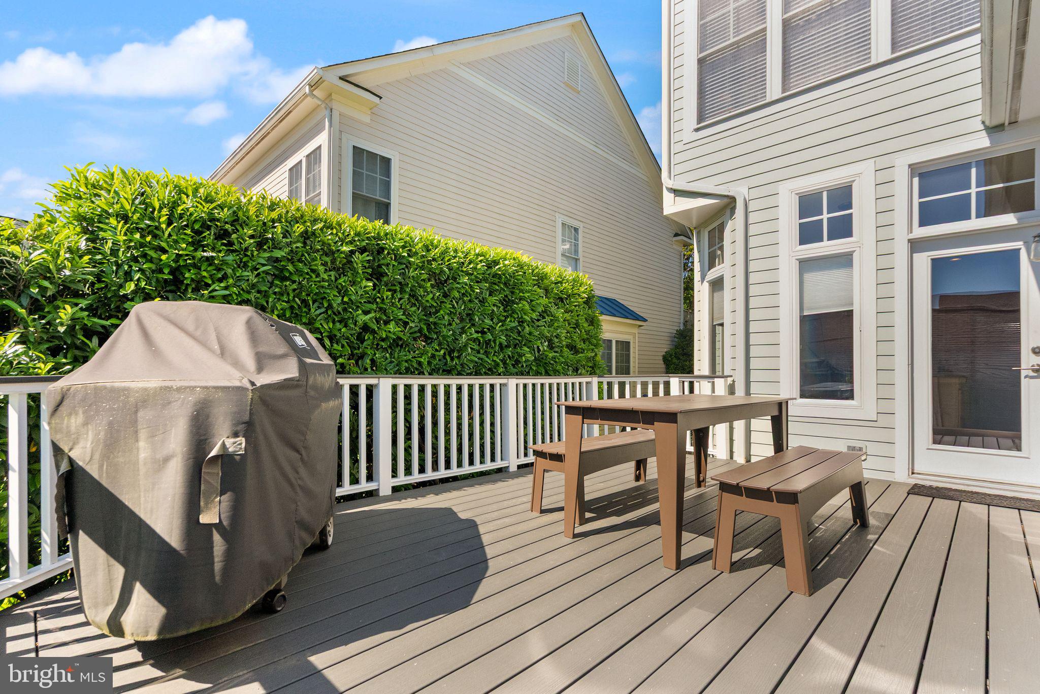 612 GREYSANDS LANE