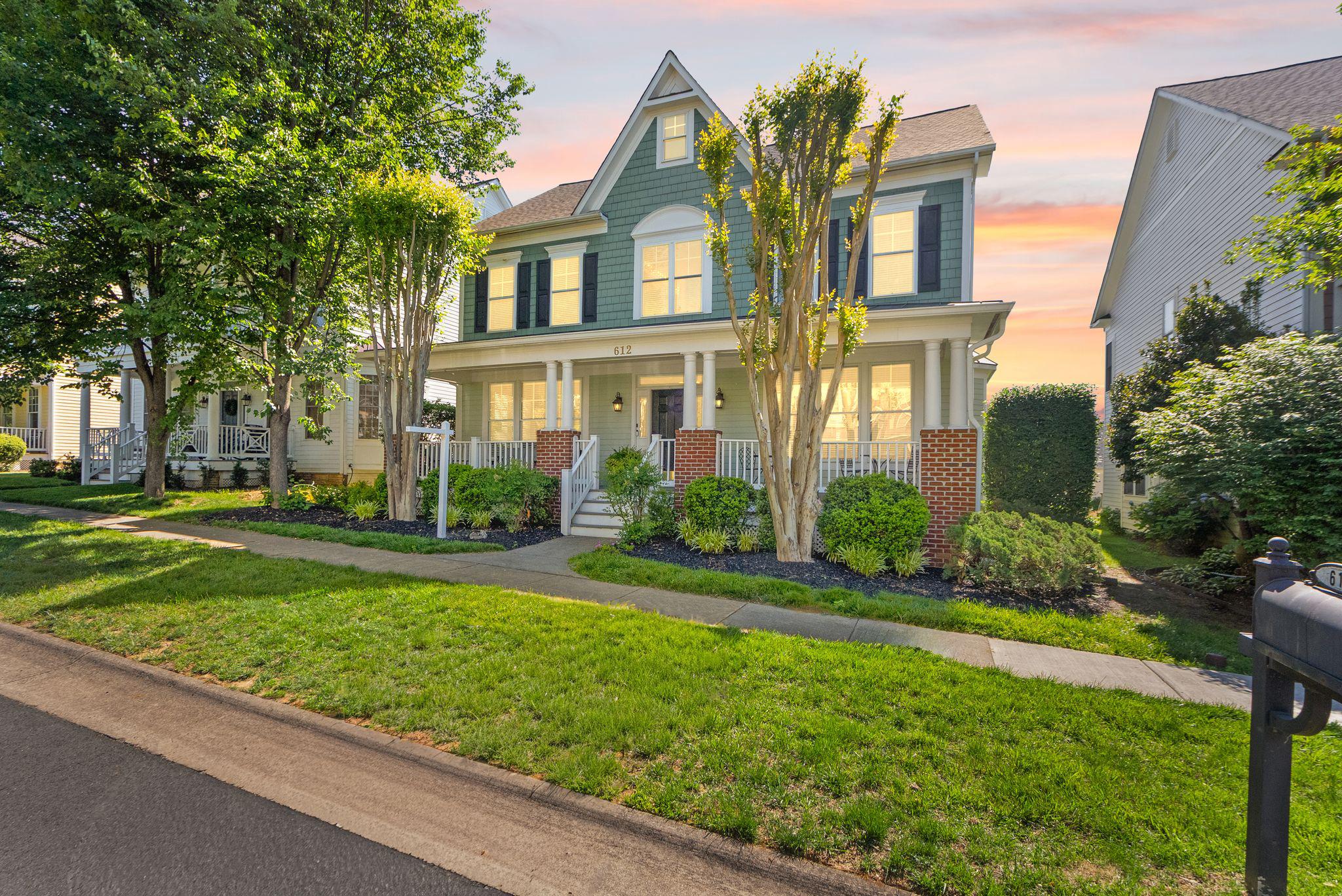 612 GREYSANDS LANE