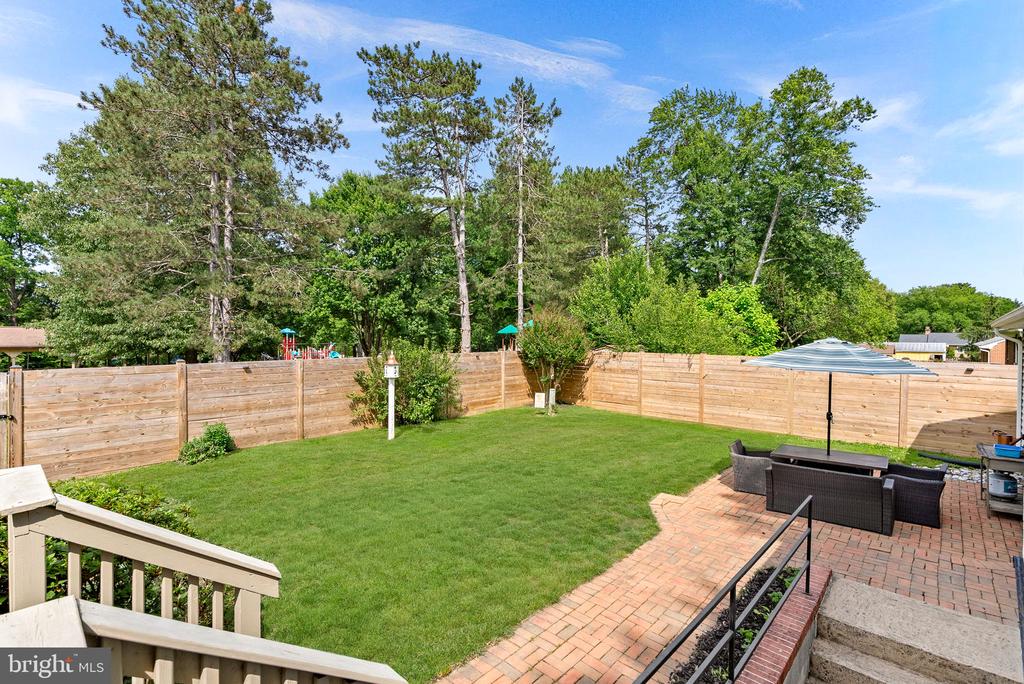 10 HAMILTON TERRACE DRIVE