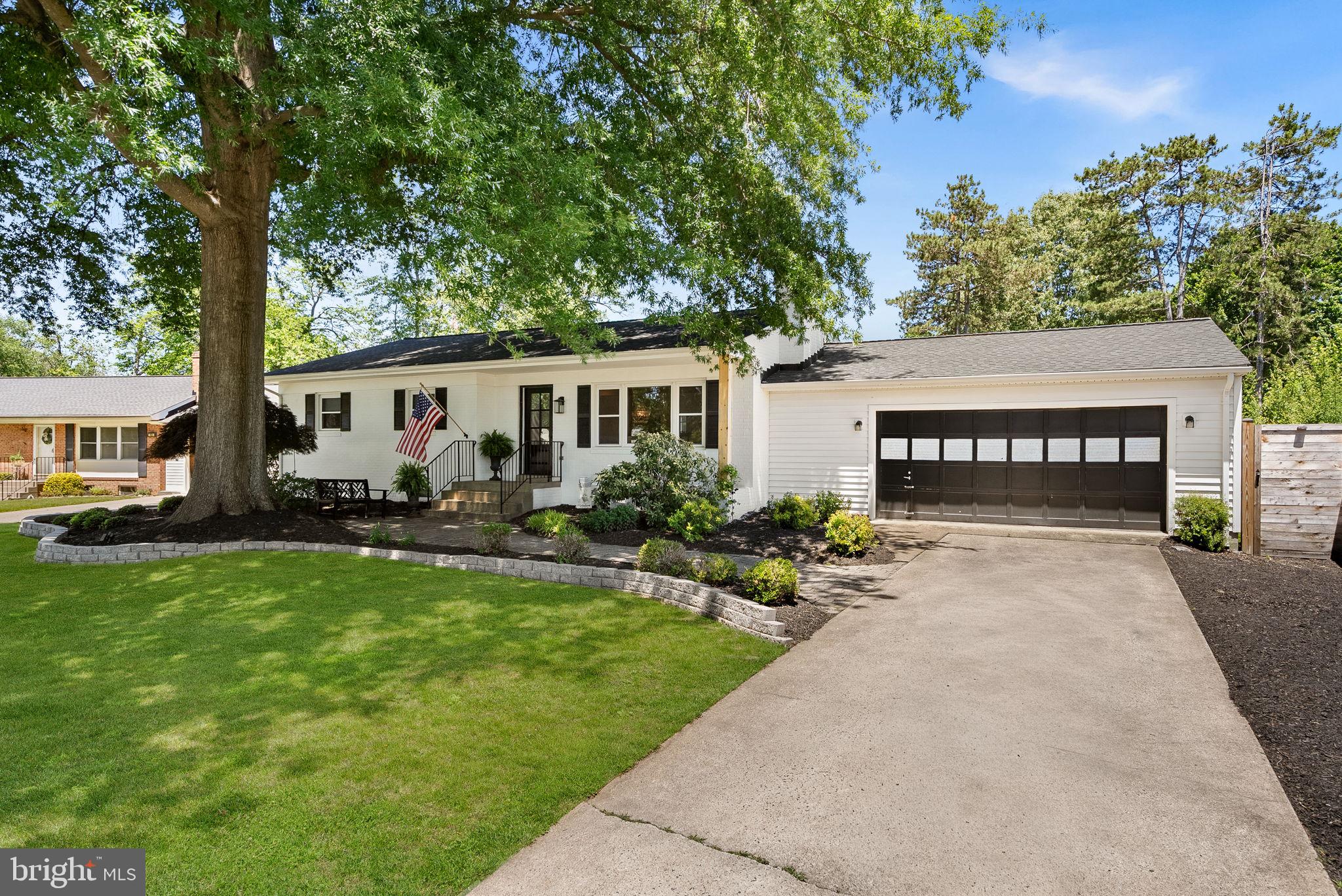 10 HAMILTON TERRACE DRIVE