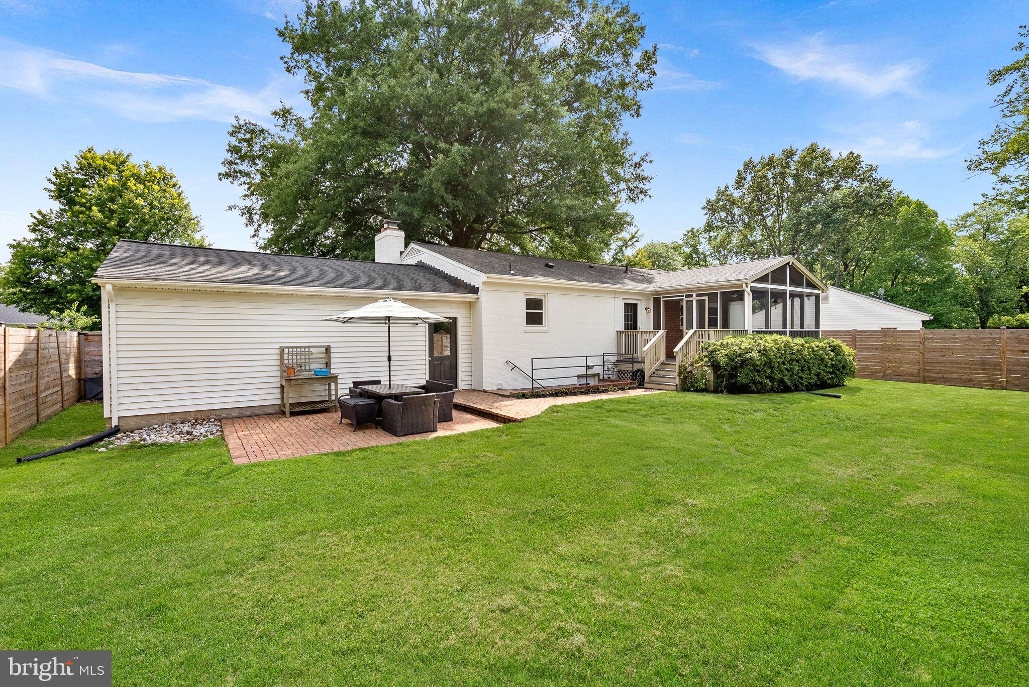 10 HAMILTON TERRACE DRIVE