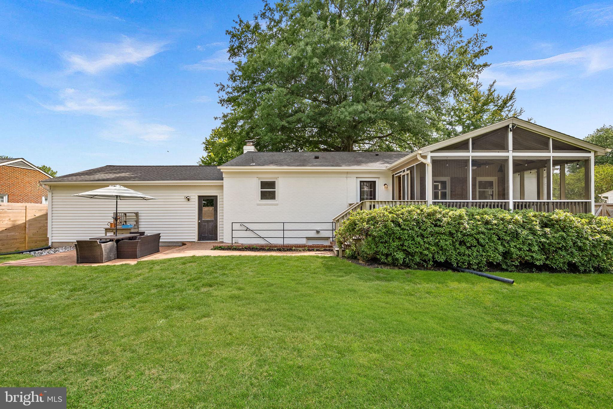 10 HAMILTON TERRACE DRIVE