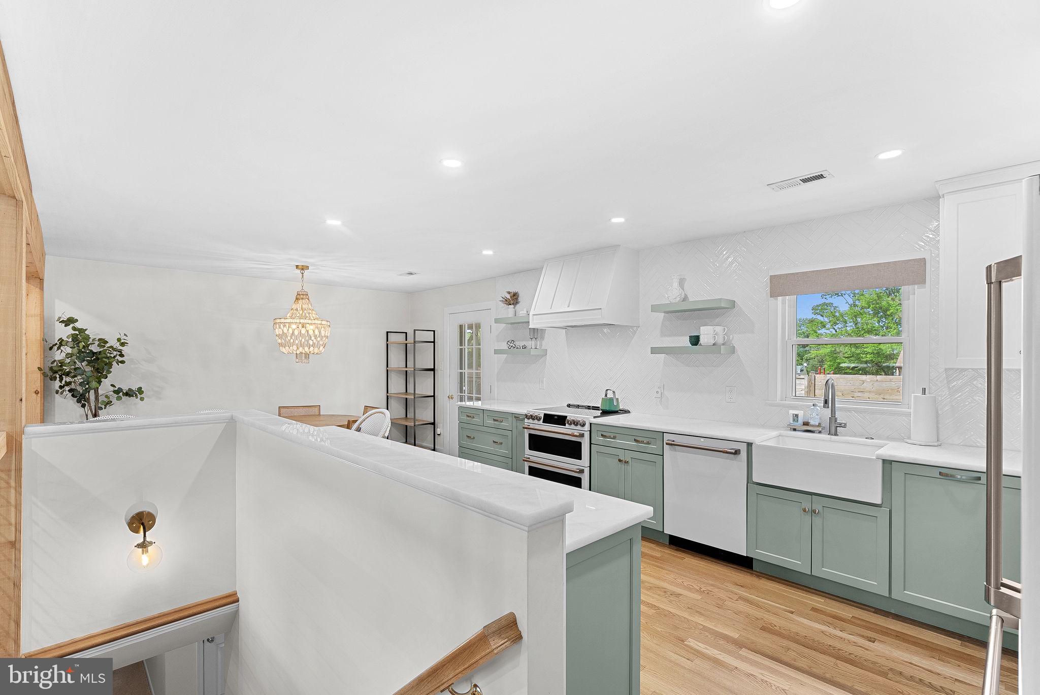 10 HAMILTON TERRACE DRIVE