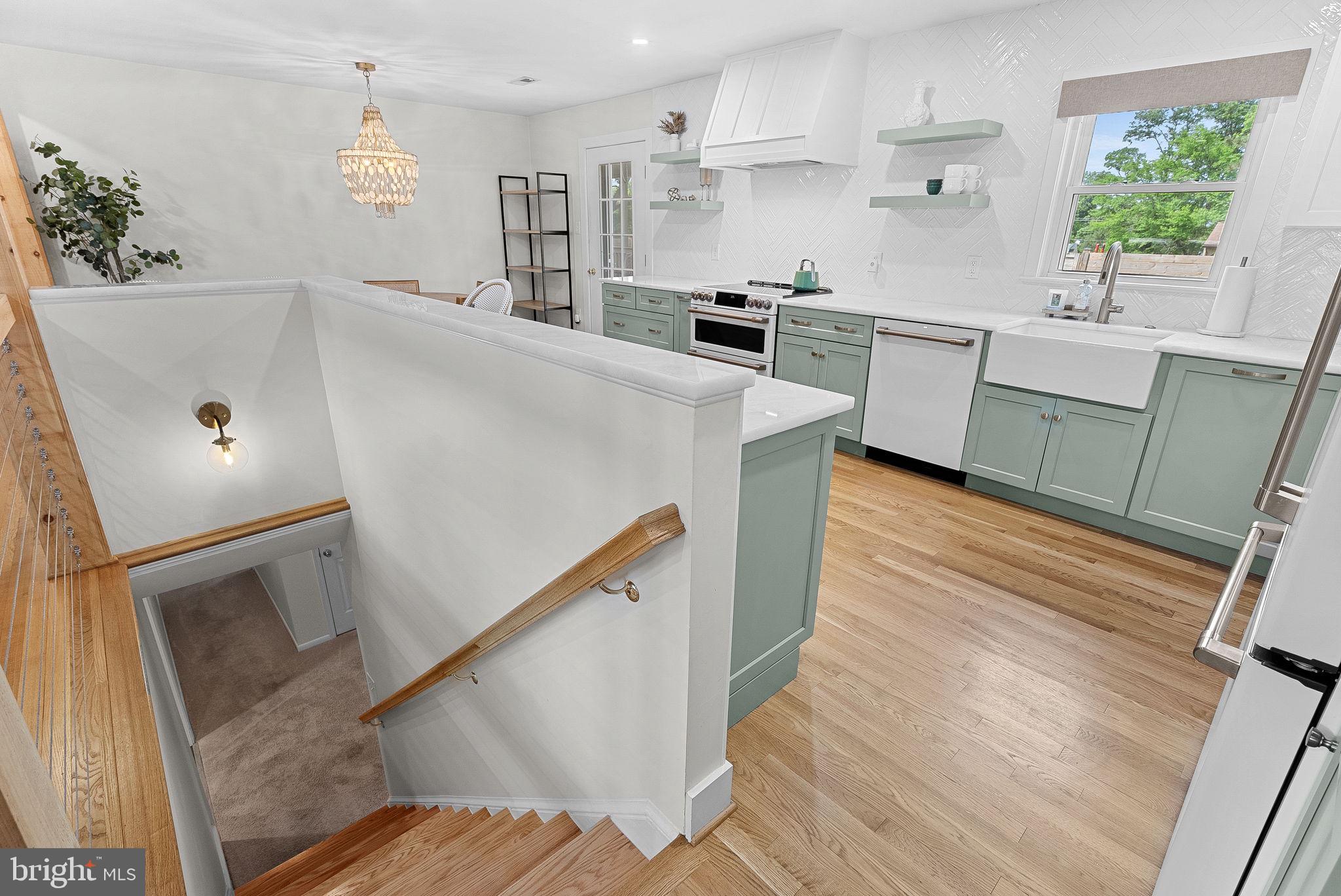 10 HAMILTON TERRACE DRIVE
