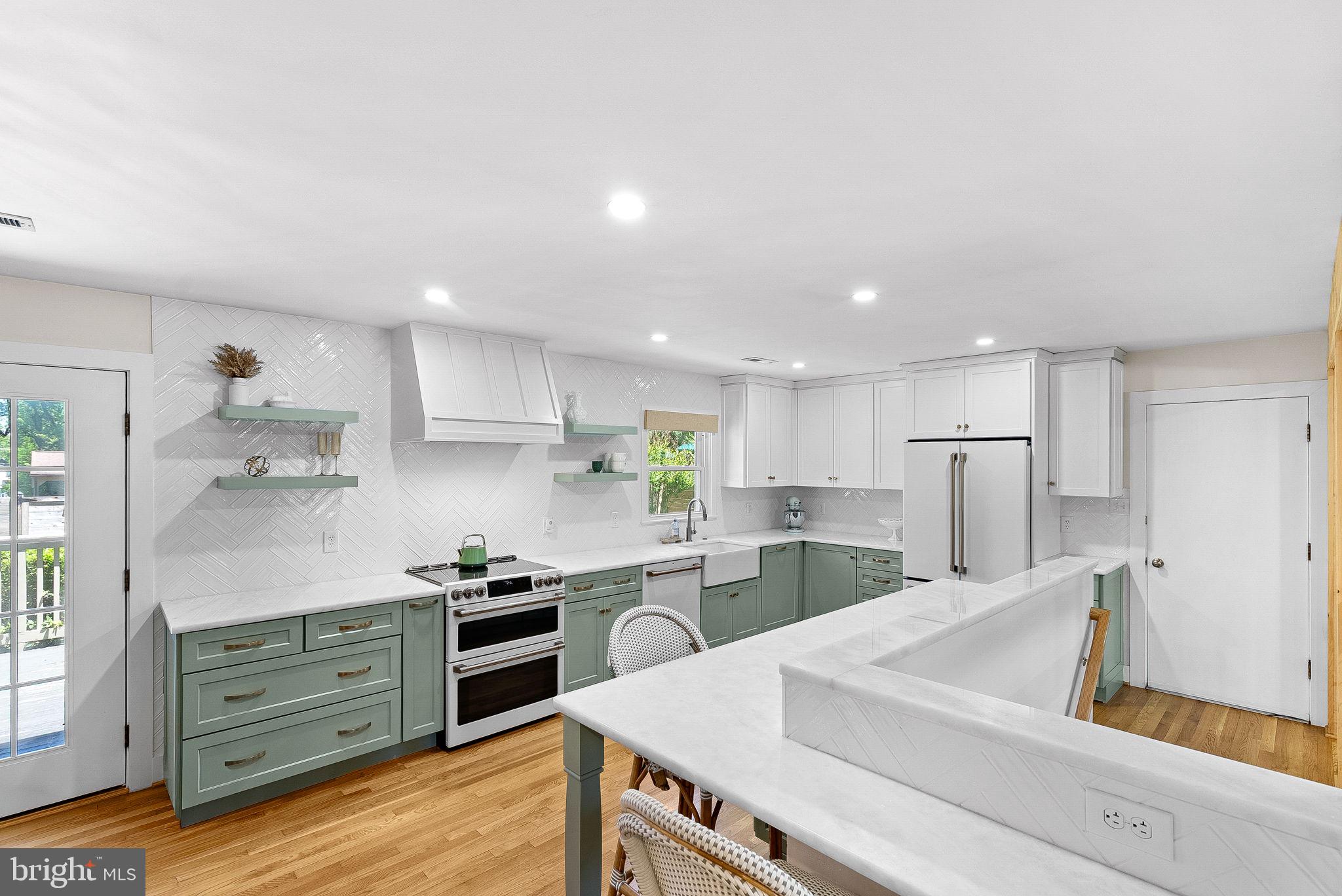 10 HAMILTON TERRACE DRIVE