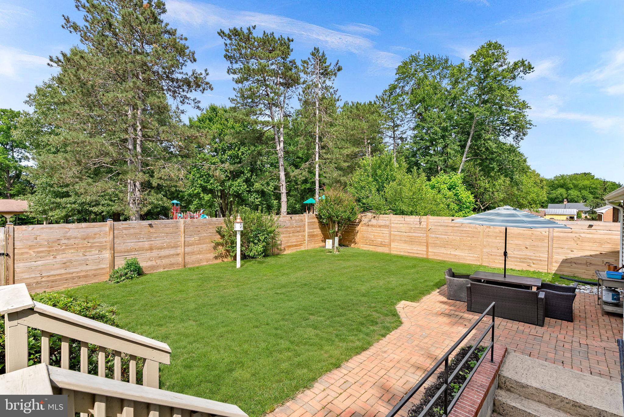10 HAMILTON TERRACE DRIVE