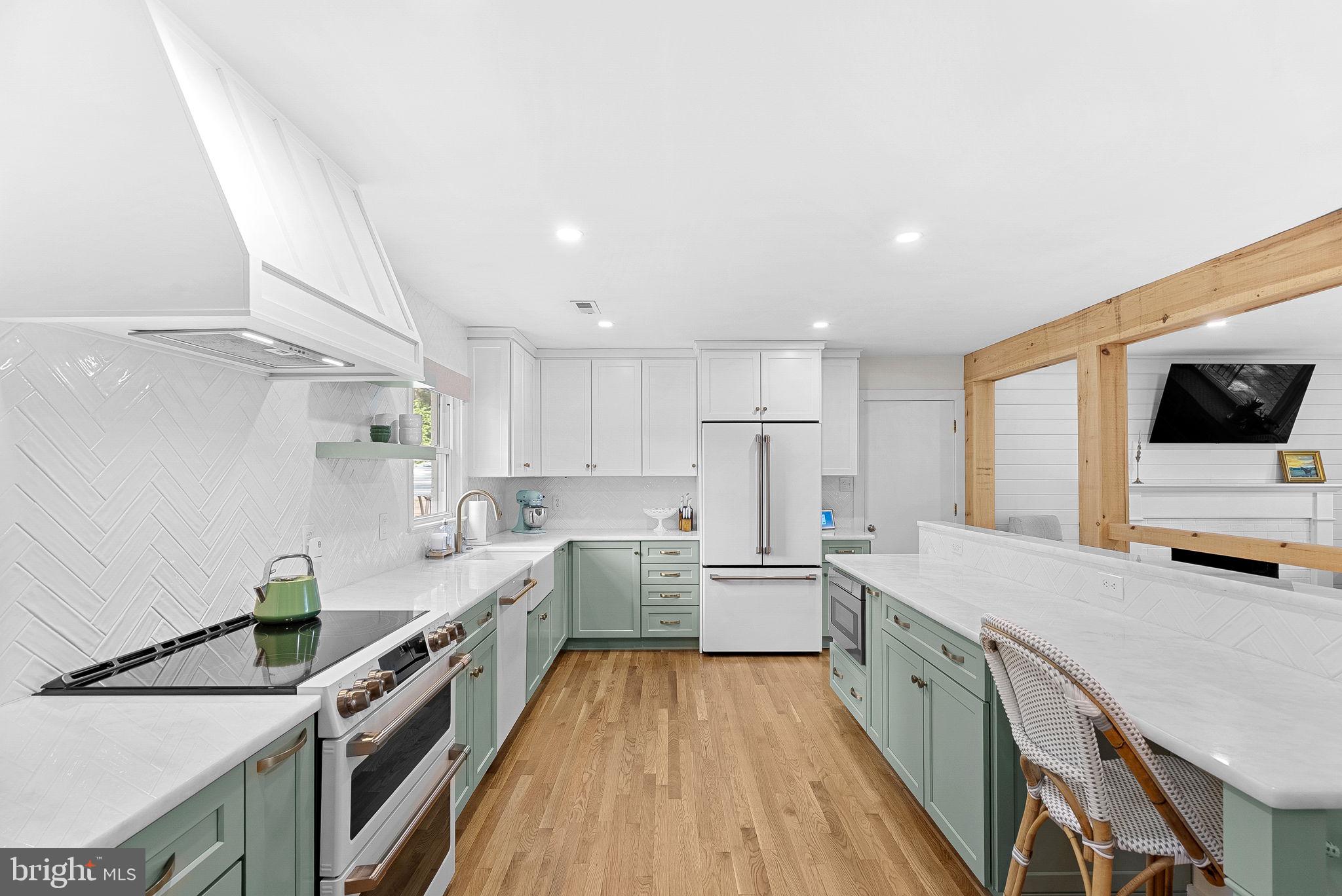 10 HAMILTON TERRACE DRIVE