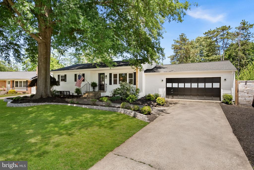 10 HAMILTON TERRACE DRIVE