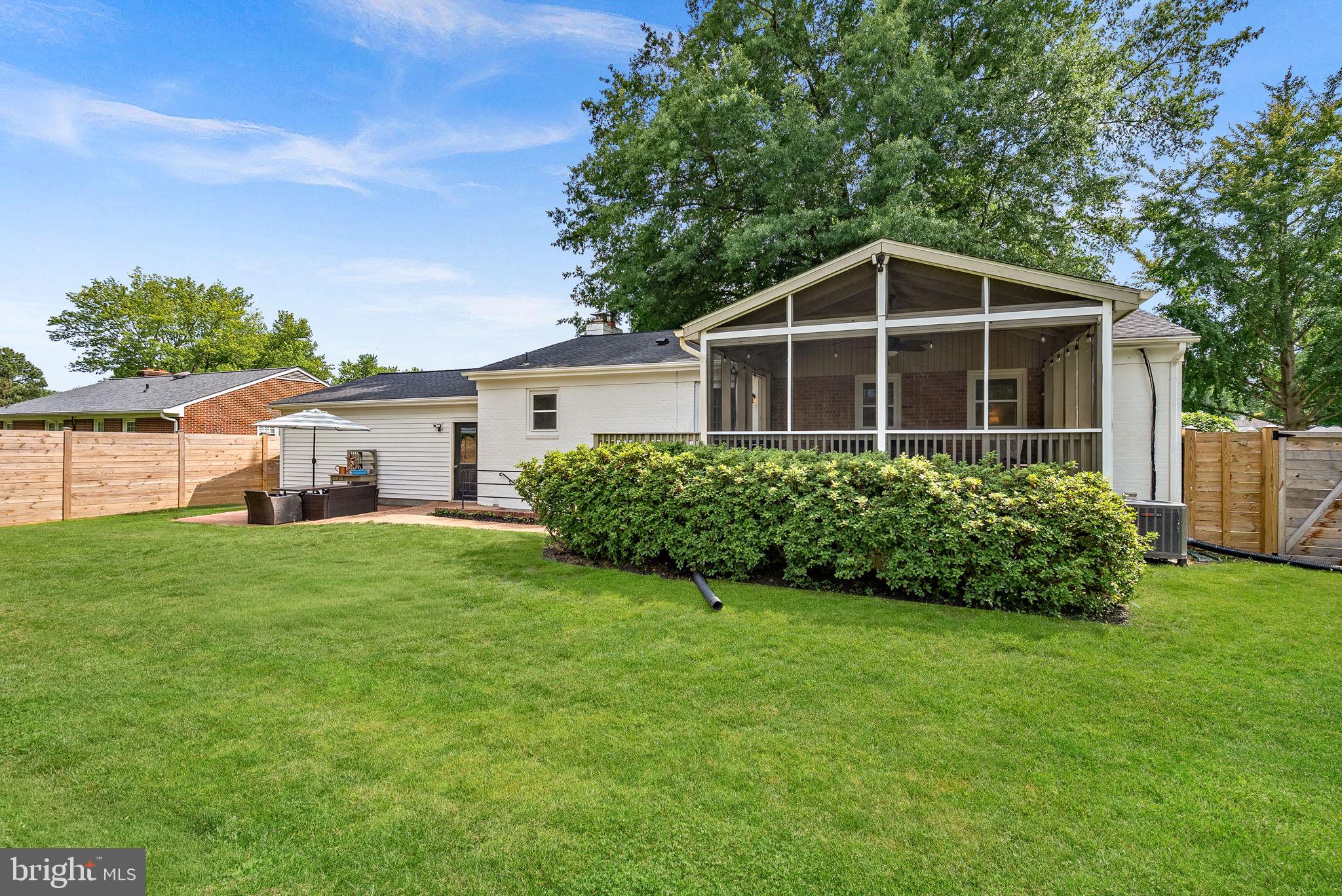 10 HAMILTON TERRACE DRIVE