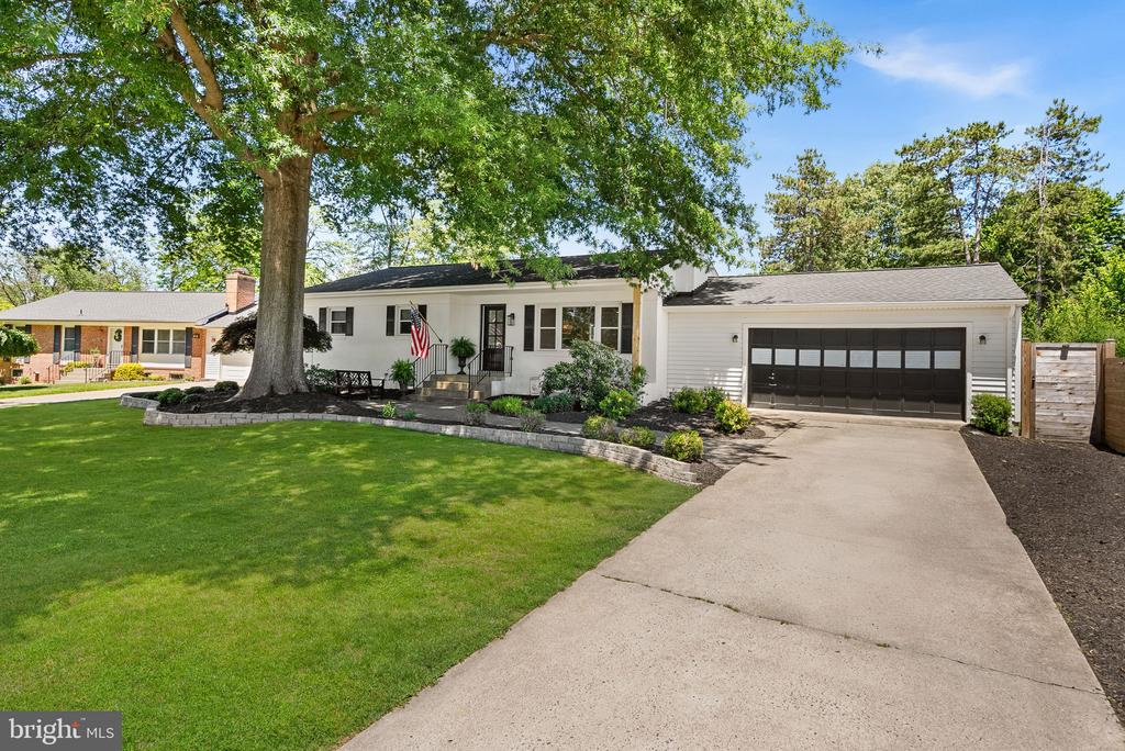 10 HAMILTON TERRACE DRIVE