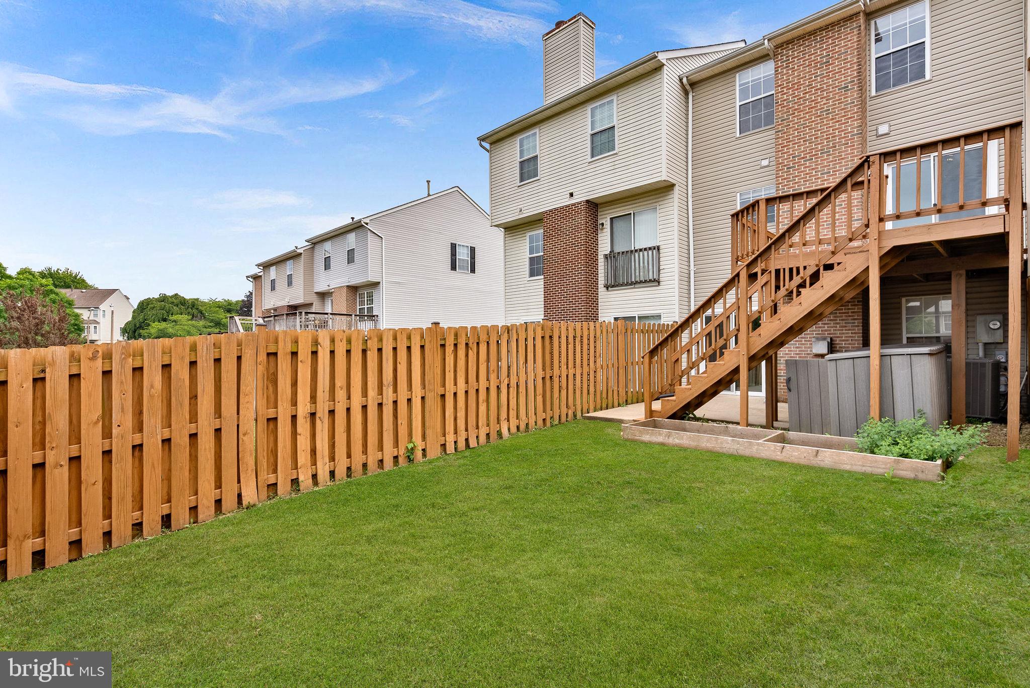 612 TAMMY TERRACE SE