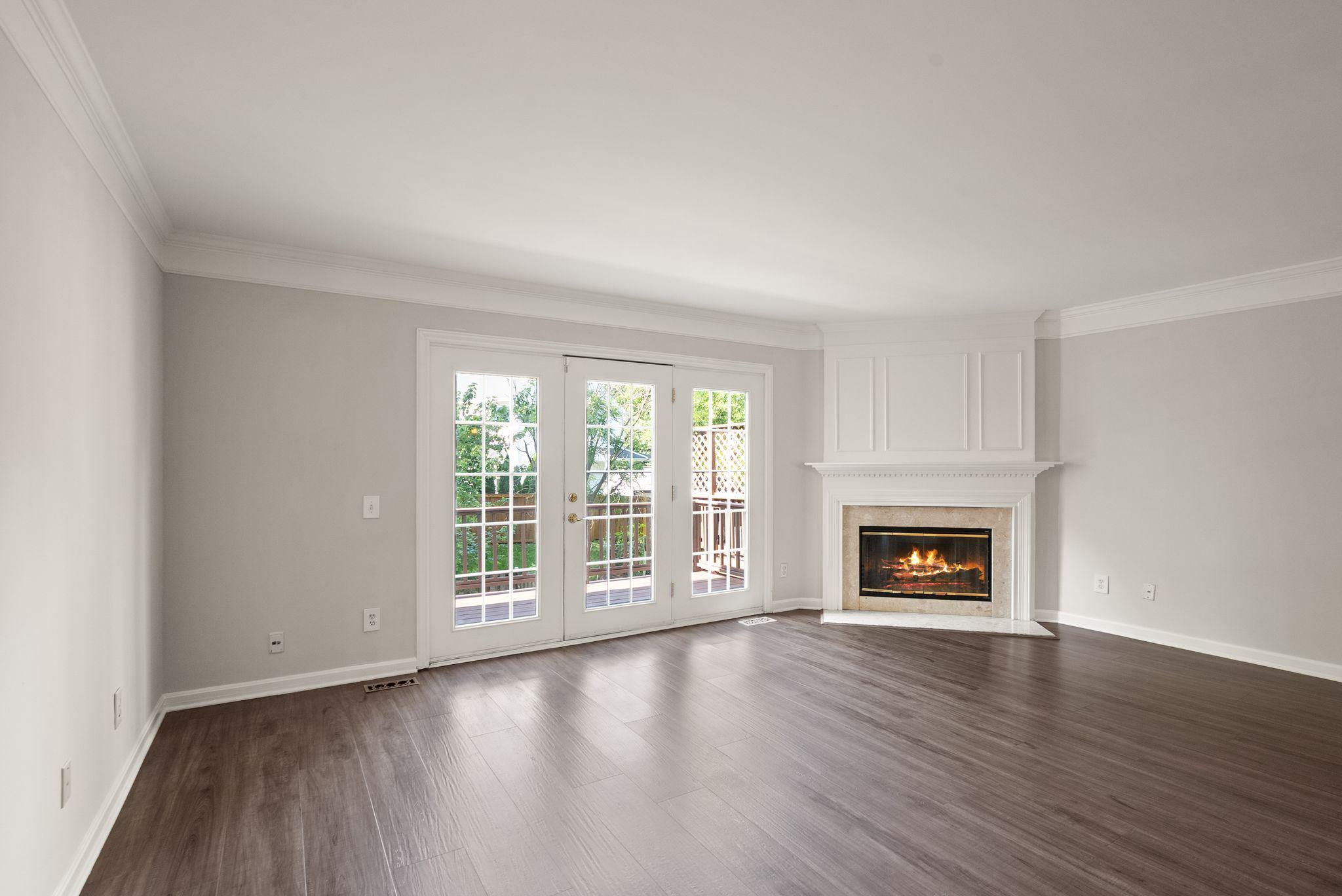 303 BARNFIELD SQUARE NE