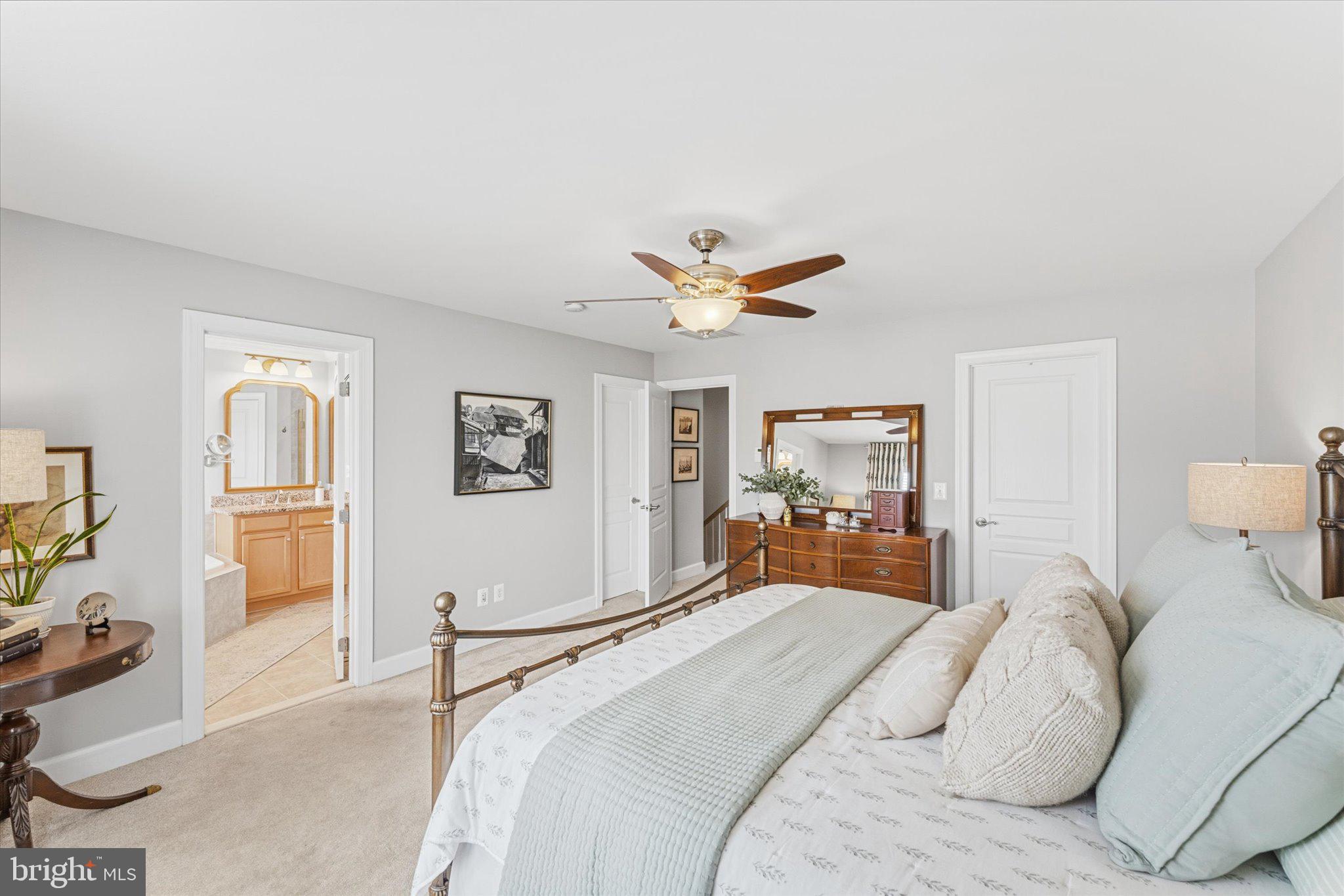 41060 DORATI SQUARE