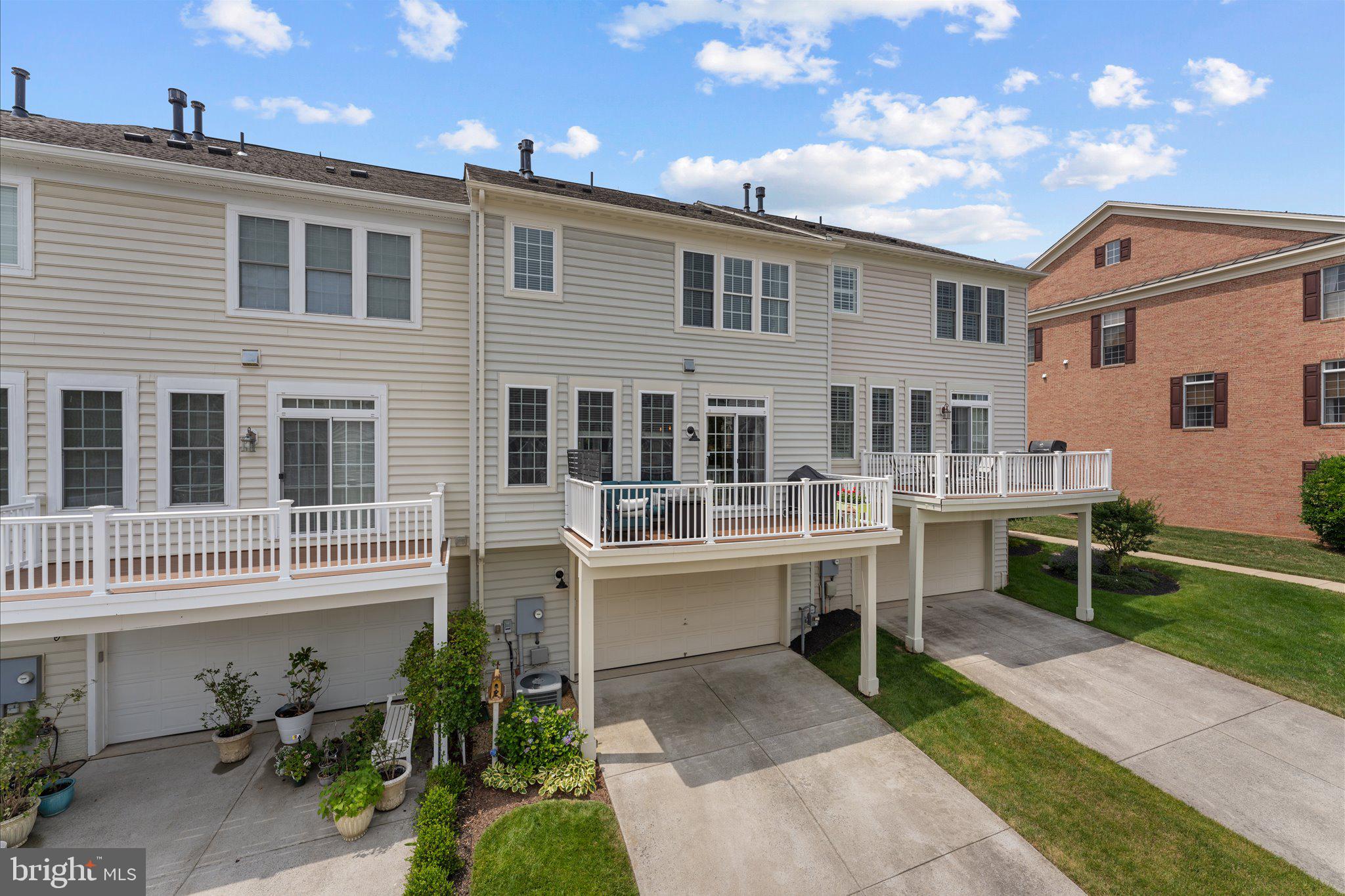 41060 DORATI SQUARE