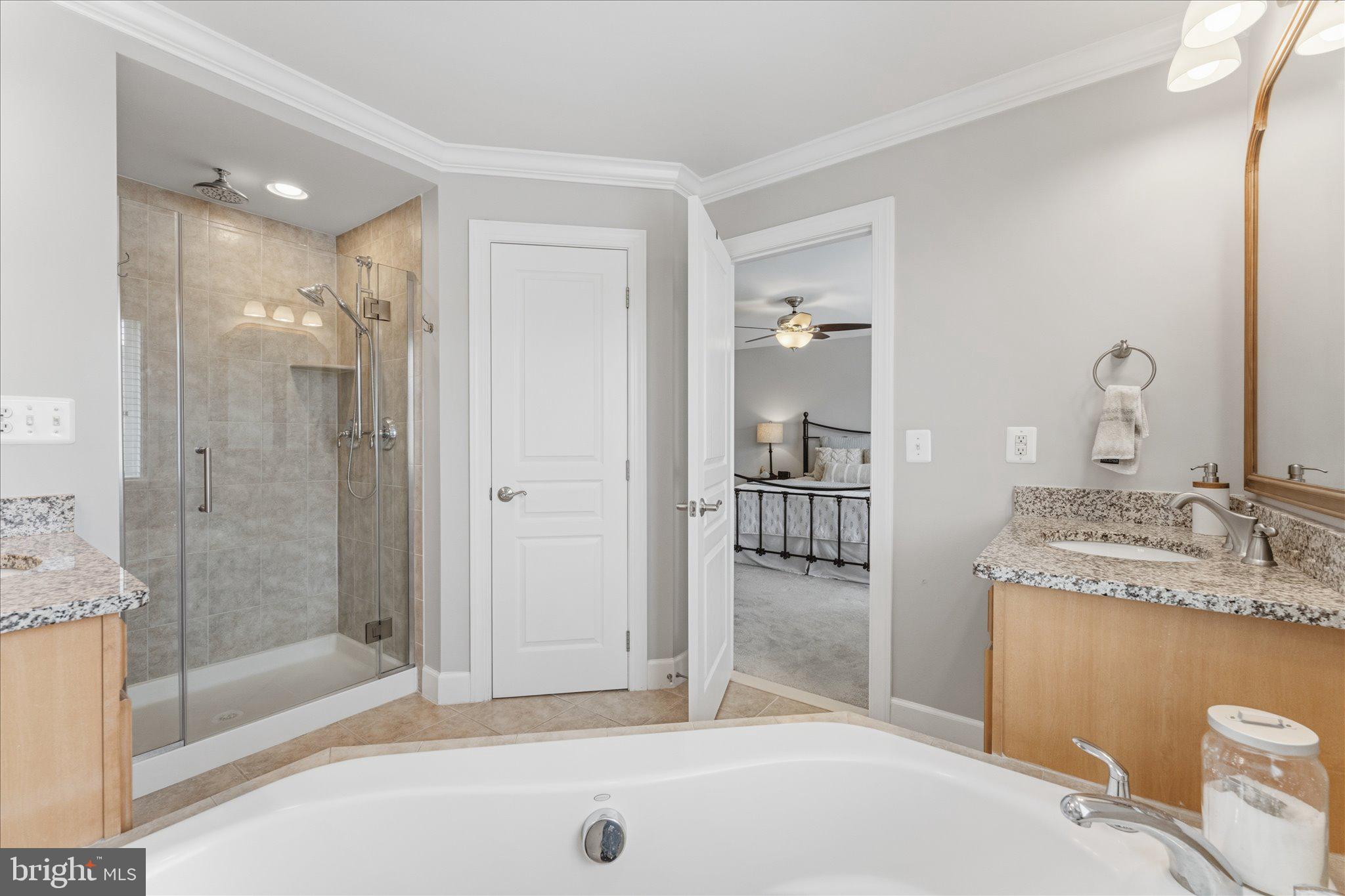41060 DORATI SQUARE