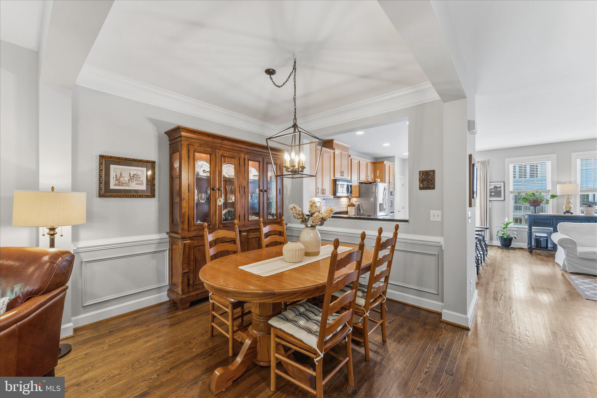41060 DORATI SQUARE