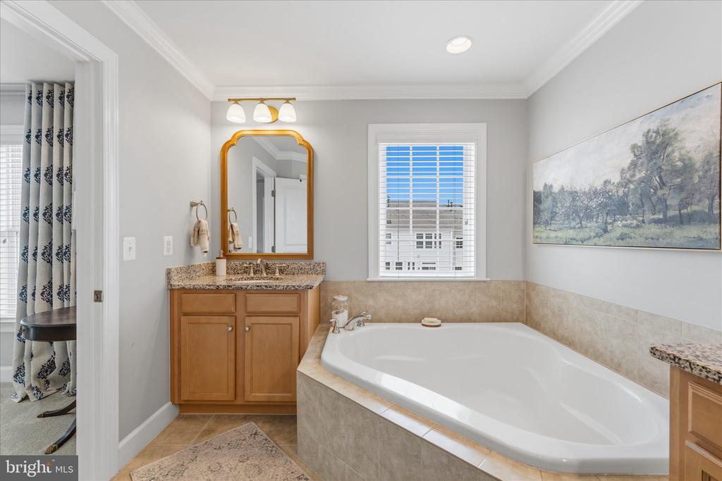 41060 DORATI SQUARE