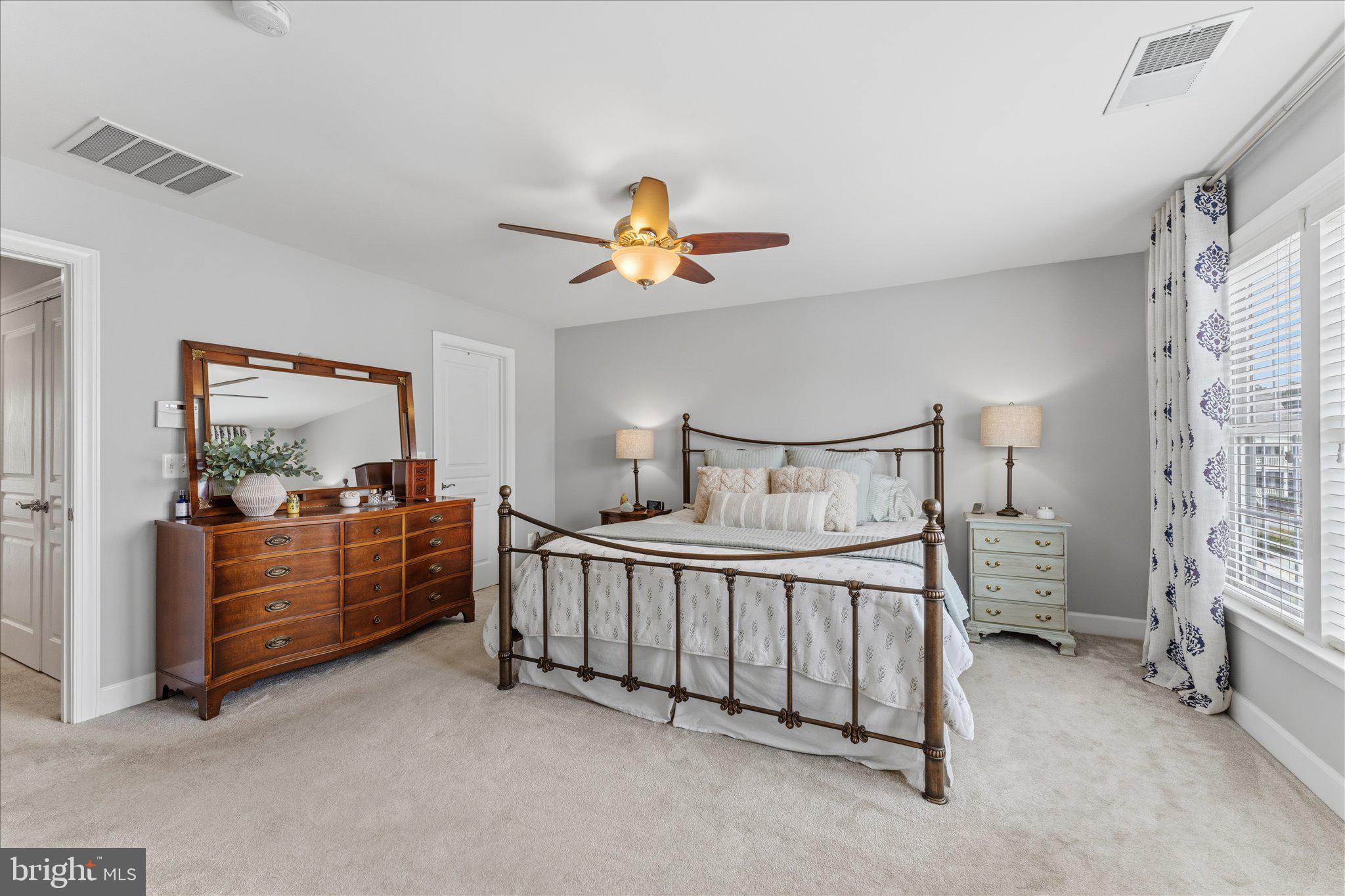 41060 DORATI SQUARE