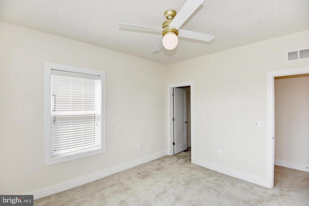 44858 TIVERTON SQUARE
