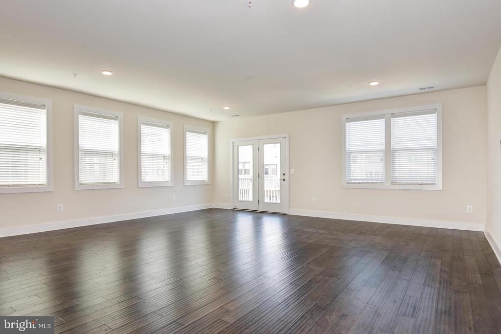 44858 TIVERTON SQUARE