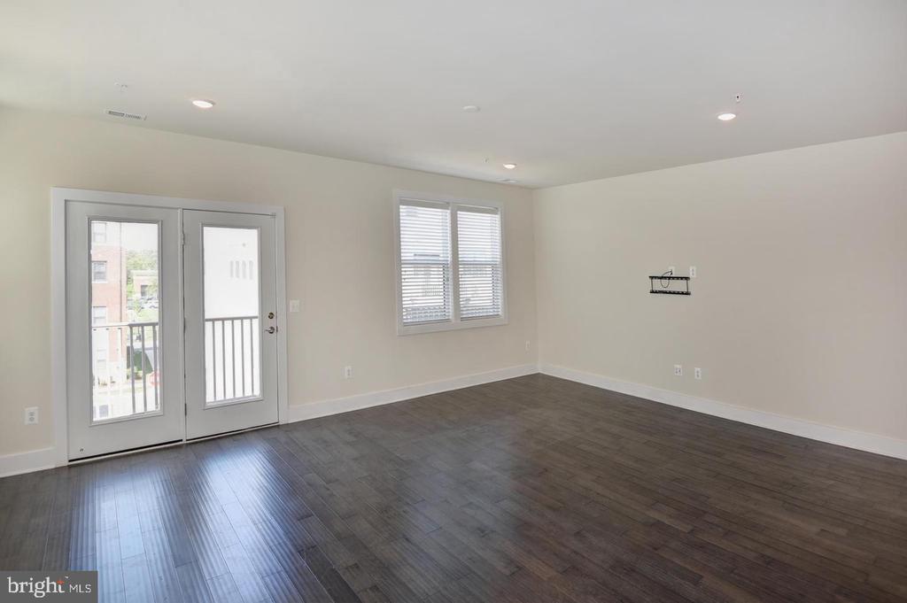 44858 TIVERTON SQUARE