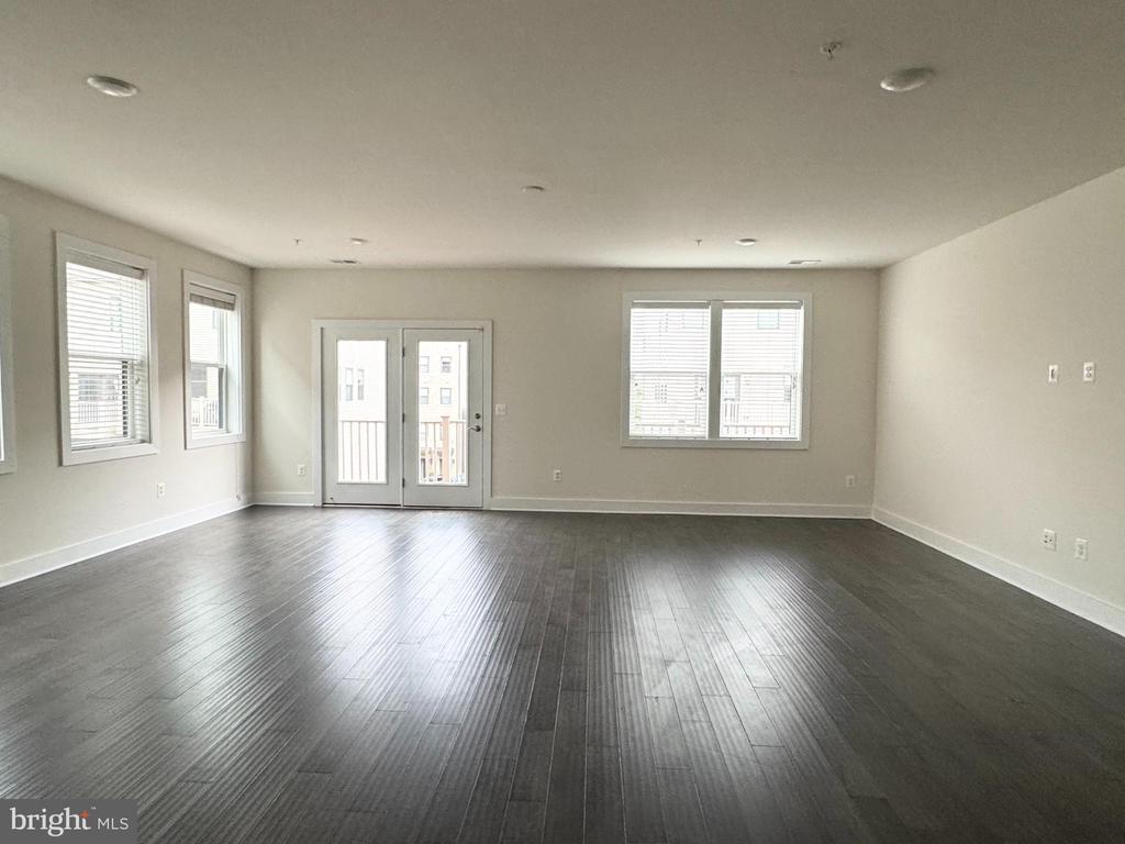 44858 TIVERTON SQUARE