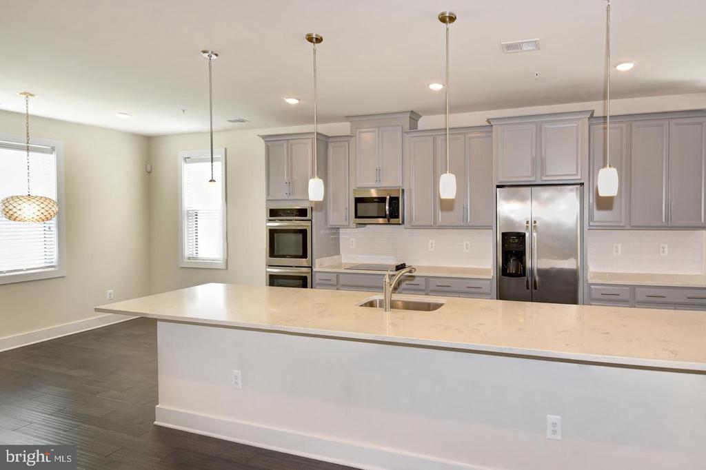 44858 TIVERTON SQUARE