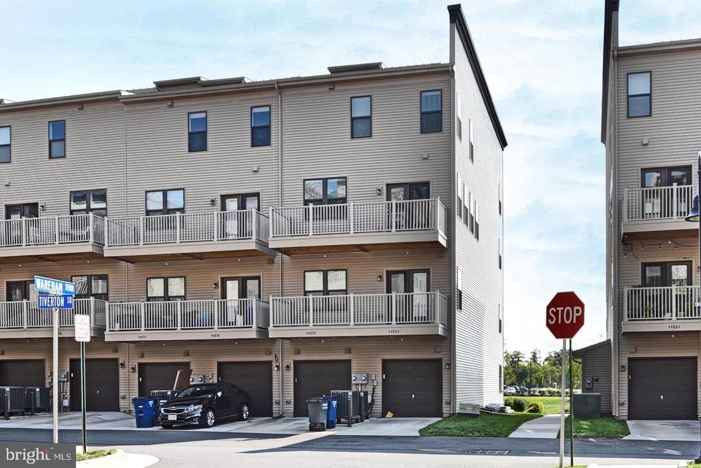 44858 TIVERTON SQUARE