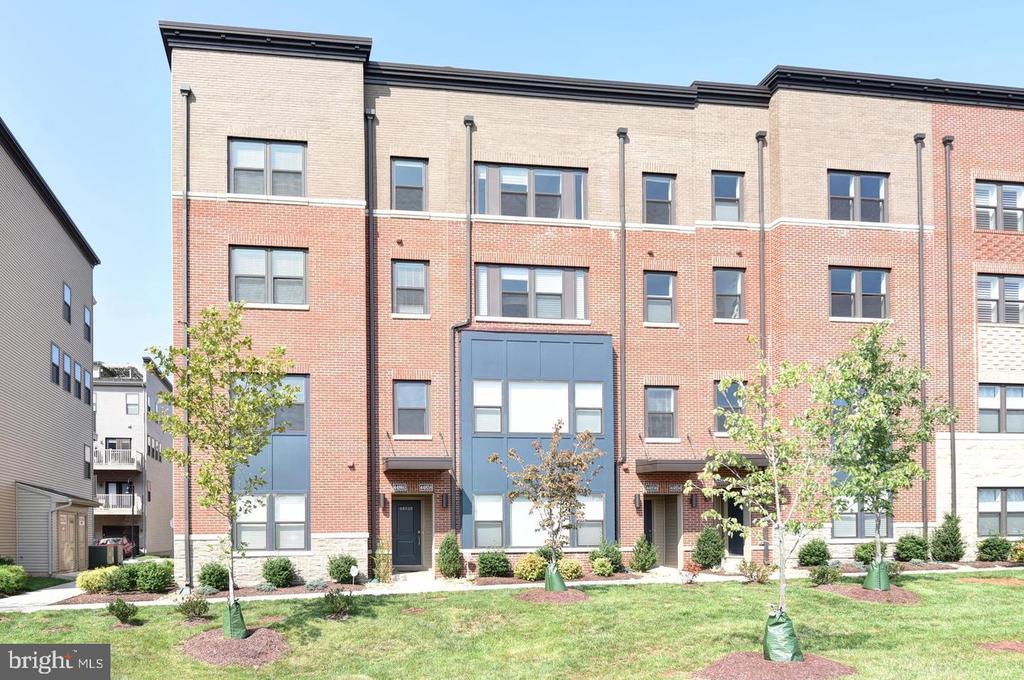44858 TIVERTON SQUARE