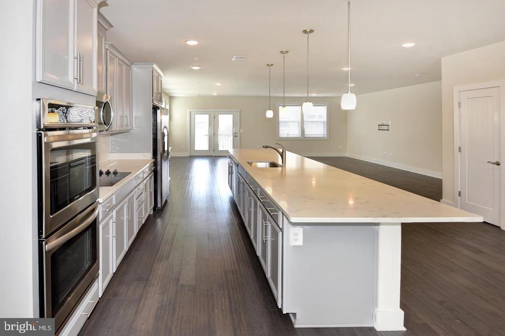 44858 TIVERTON SQUARE