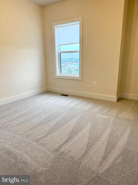 44858 TIVERTON SQUARE