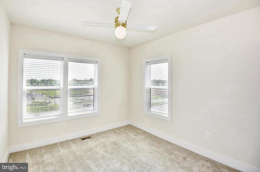 44858 TIVERTON SQUARE