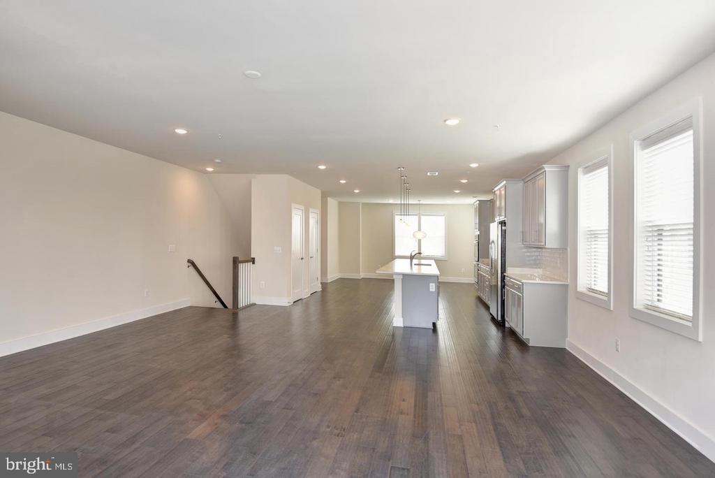 44858 TIVERTON SQUARE