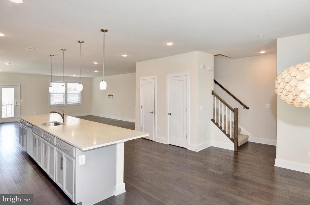 44858 TIVERTON SQUARE