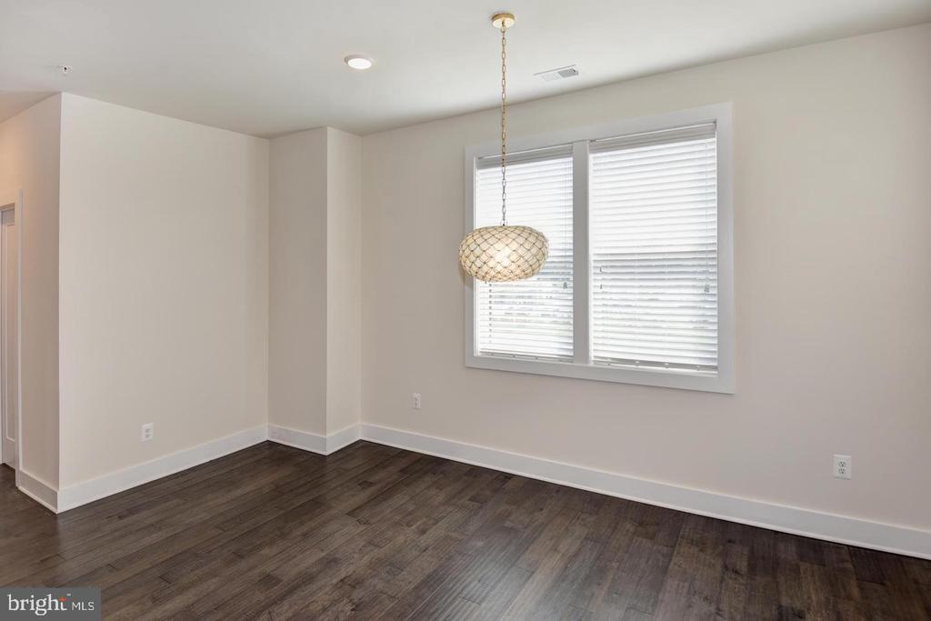 44858 TIVERTON SQUARE