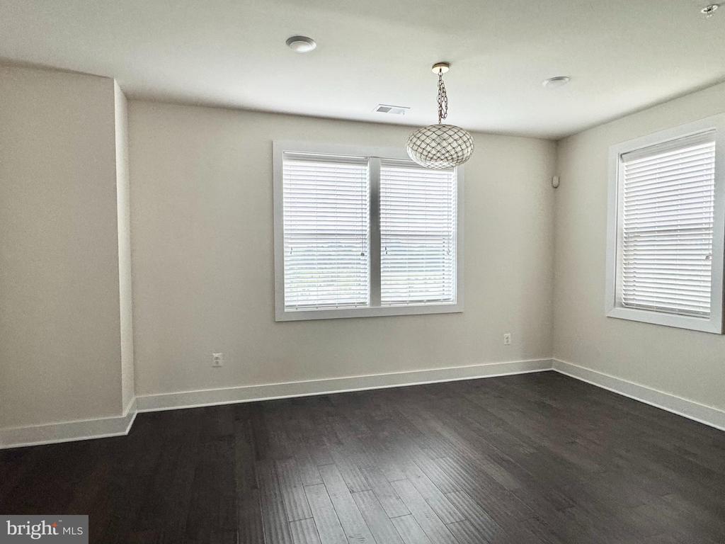 44858 TIVERTON SQUARE