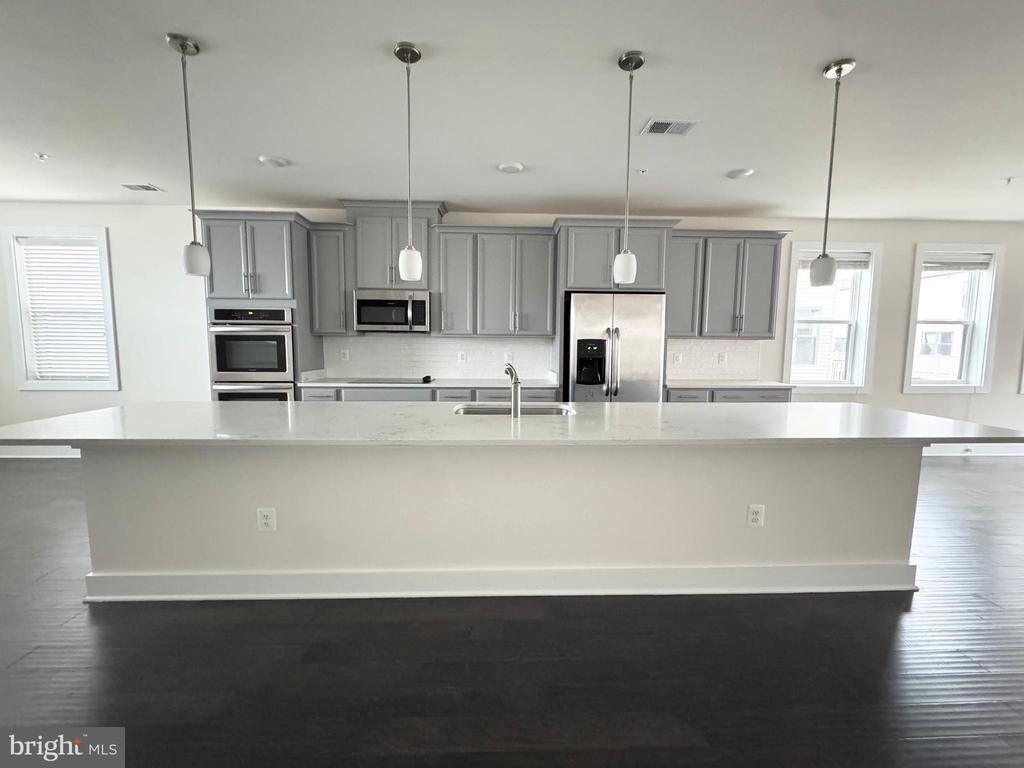 44858 TIVERTON SQUARE