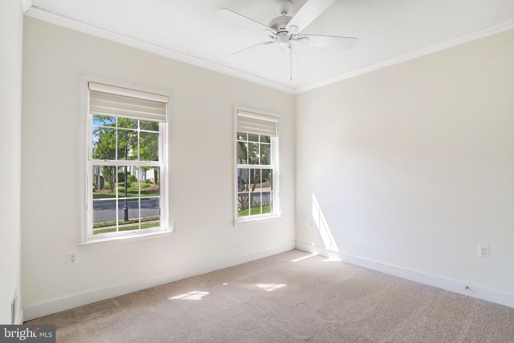 44406 ADARE MANOR SQUARE