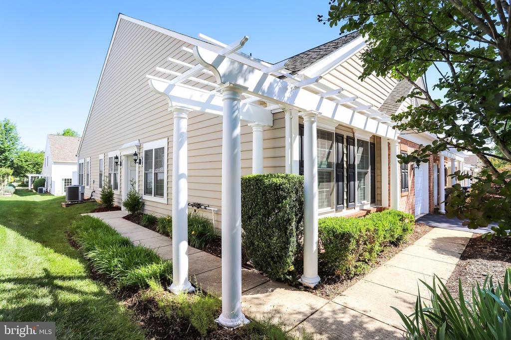 44406 ADARE MANOR SQUARE