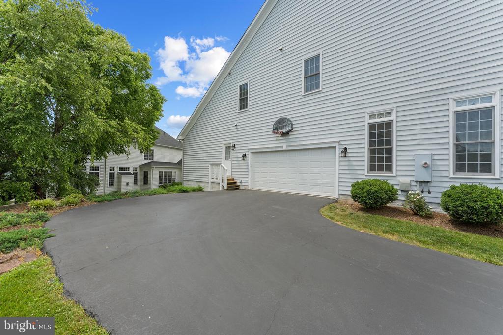 42989 MILL PARK COURT