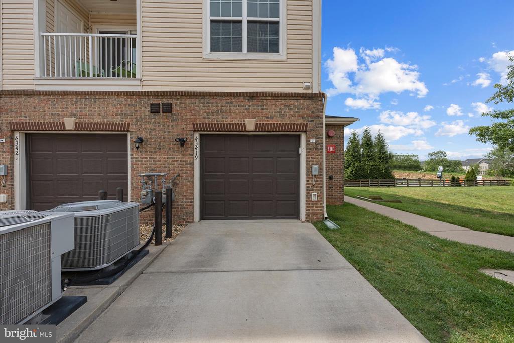 43419 TOWN GATE SQUARE
