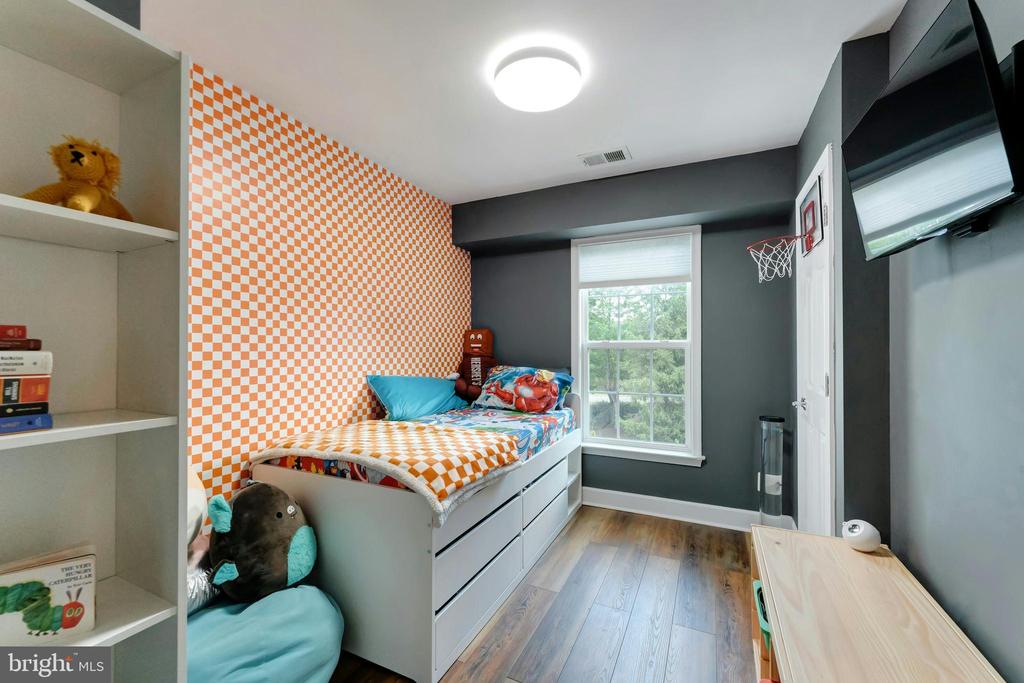 42703 WILMAR SQUARE