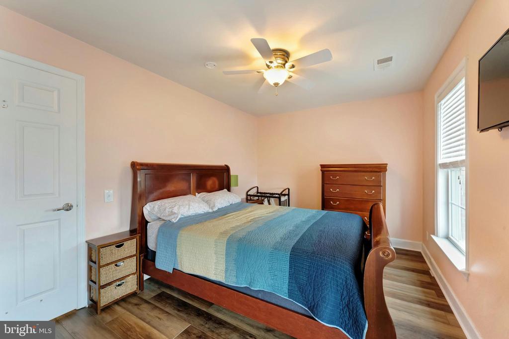 42703 WILMAR SQUARE