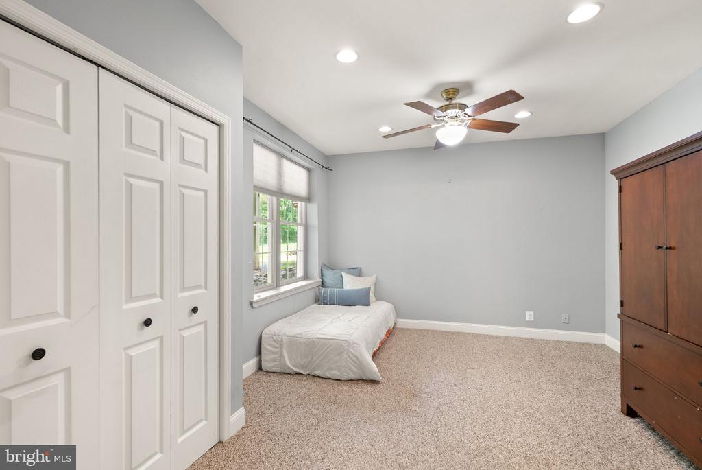 39716 GOLDEN SPRINGS COURT