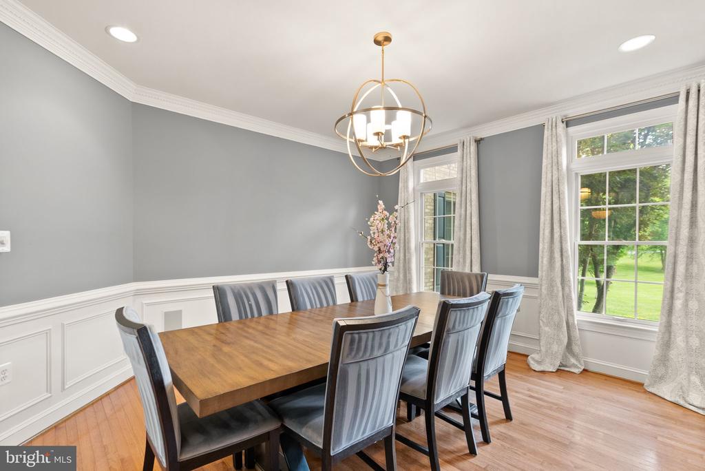 39716 GOLDEN SPRINGS COURT