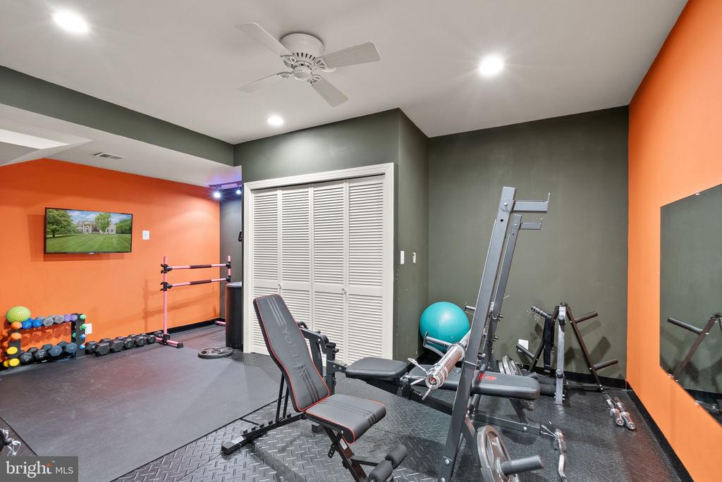 39716 GOLDEN SPRINGS COURT